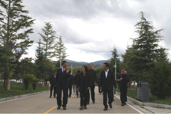 云南省教育厅招考院高翔院长一行到校 开展三年行动计划暨秋季学期 综合督导工作(图1)