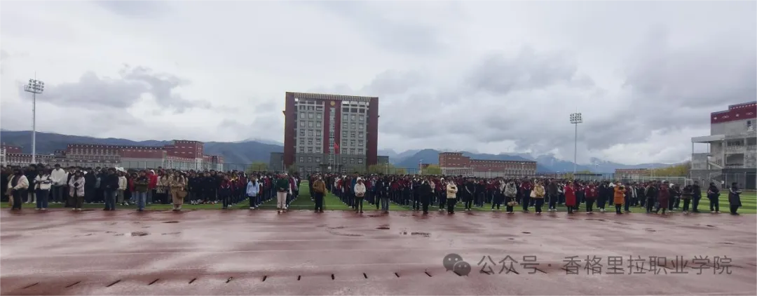 汗水“淬”青春，军训“磨”心志——学院（校）2023级学生军训纪实(图3)