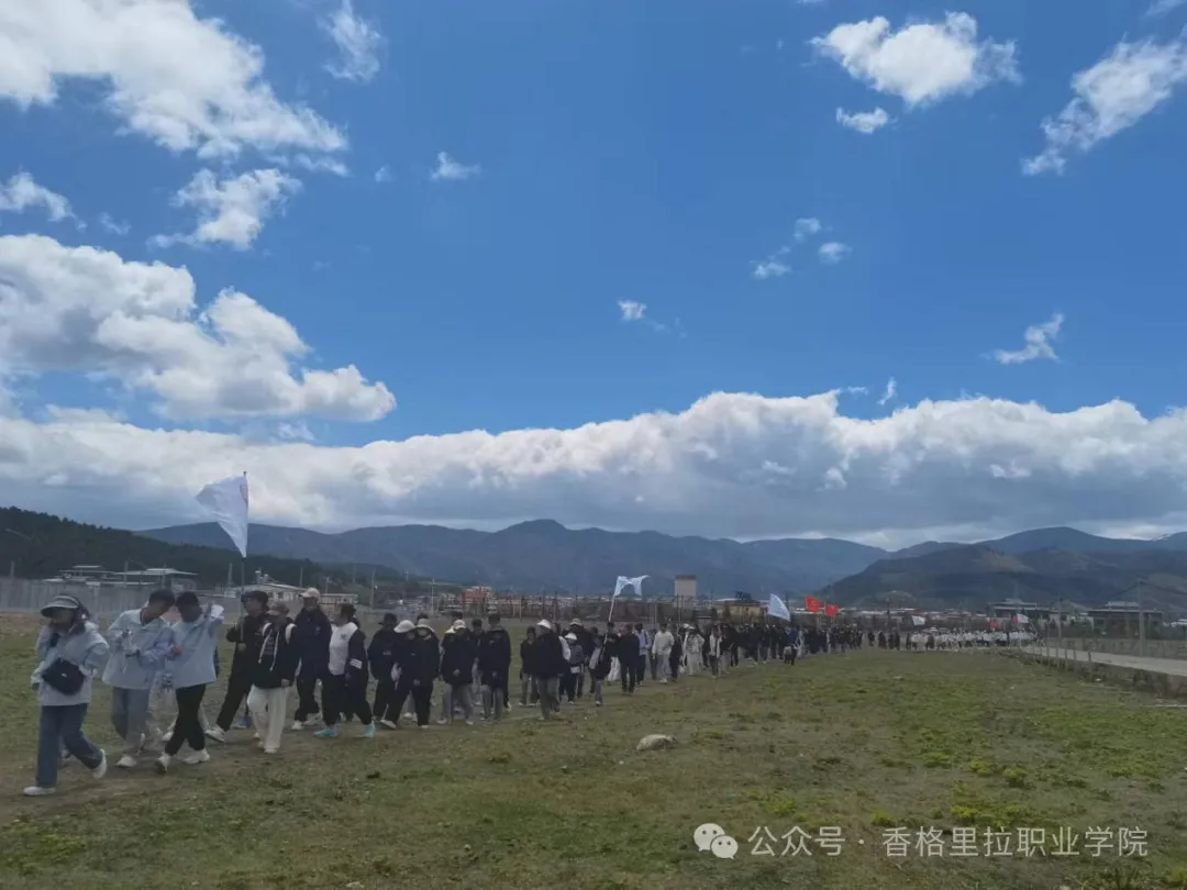 汗水“淬”青春，军训“磨”心志——学院（校）2023级学生军训纪实(图8)