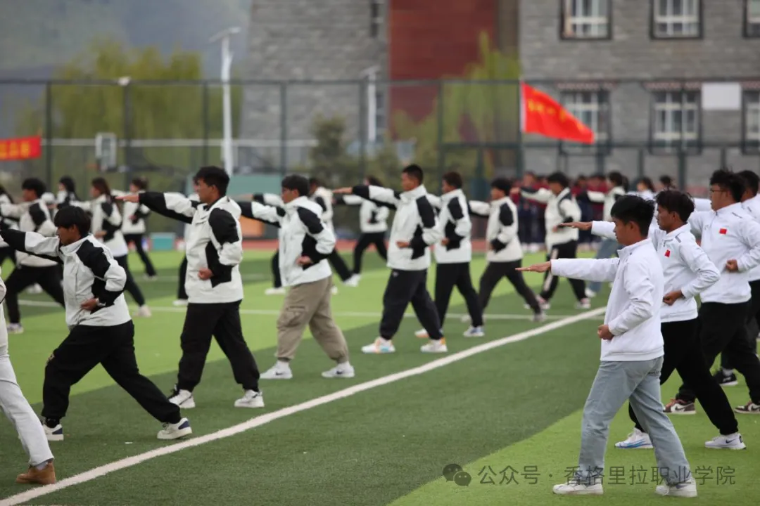 汗水“淬”青春，军训“磨”心志——学院（校）2023级学生军训纪实(图12)