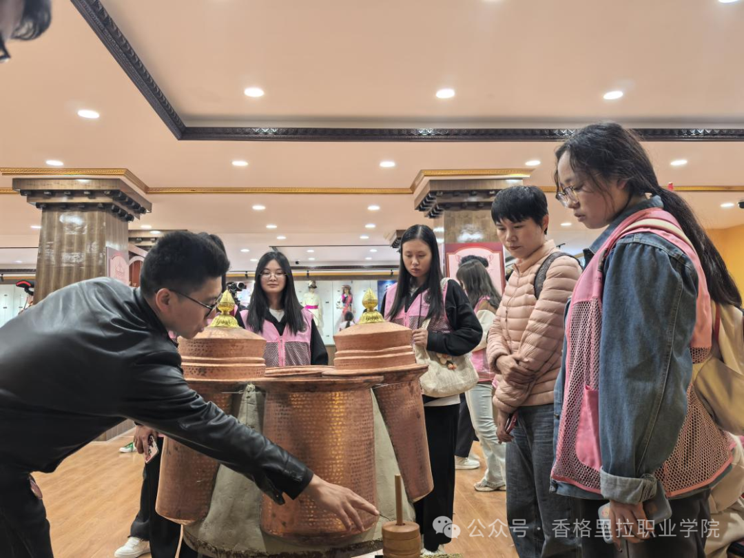 云南省旅游职业学院师生一行到香格里拉职业学院交流学习(图1)