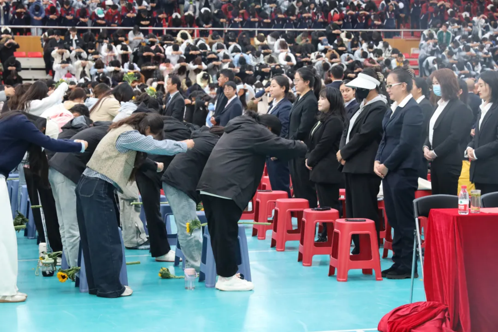 香职新闻|奋进在教育强国大路上,沿着习近平总书记指引的方向砥砺前行—记学院校2024年秋季学期开学典礼暨第四十个教师节活动(图13) 香职新闻|奋进在教育强国大路上,沿着习近平总书记指引的方向砥砺前行—记学院校2024年秋季学期开学典礼暨第四十个教师节活动(图13)