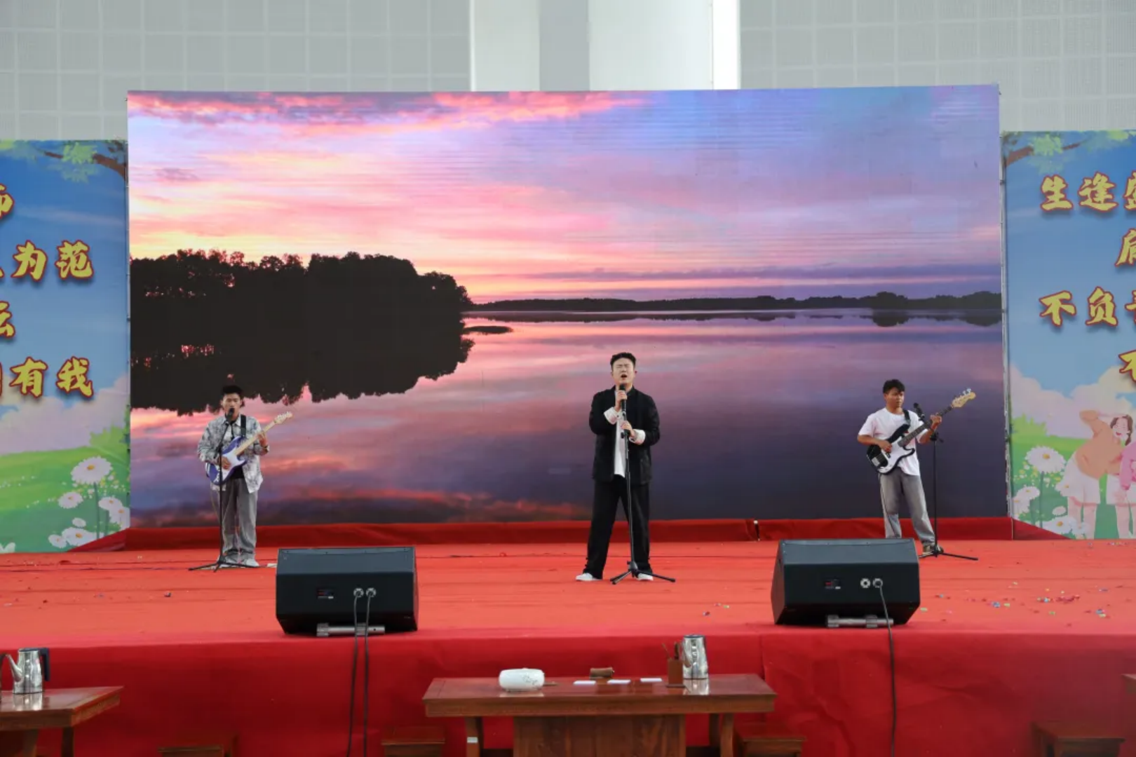 香职新闻|奋进在教育强国大路上,沿着习近平总书记指引的方向砥砺前行—记学院校2024年秋季学期开学典礼暨第四十个教师节活动(图17) 香职新闻|奋进在教育强国大路上,沿着习近平总书记指引的方向砥砺前行—记学院校2024年秋季学期开学典礼暨第四十个教师节活动(图17)