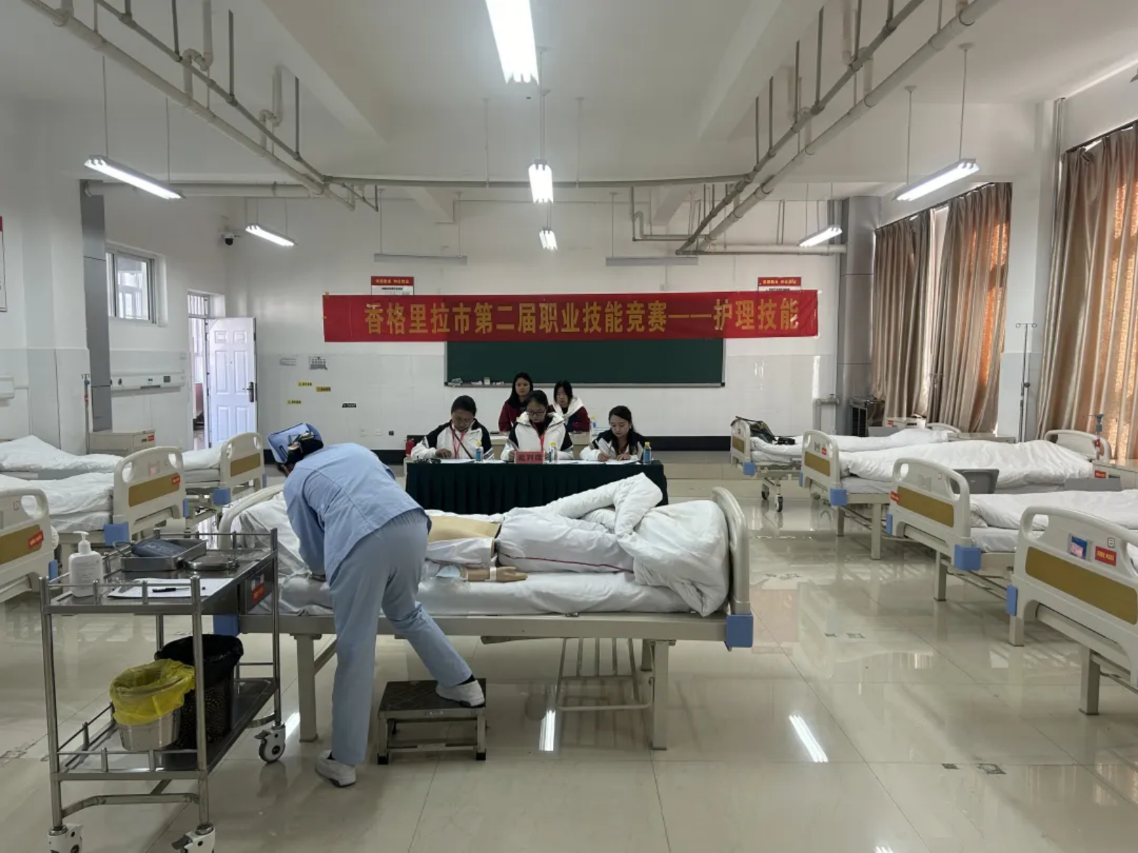 香职新闻|香格里拉市第二届职业技能竞赛在学校开赛(图6) 香职新闻|香格里拉市第二届职业技能竞赛在学校开赛(图6)