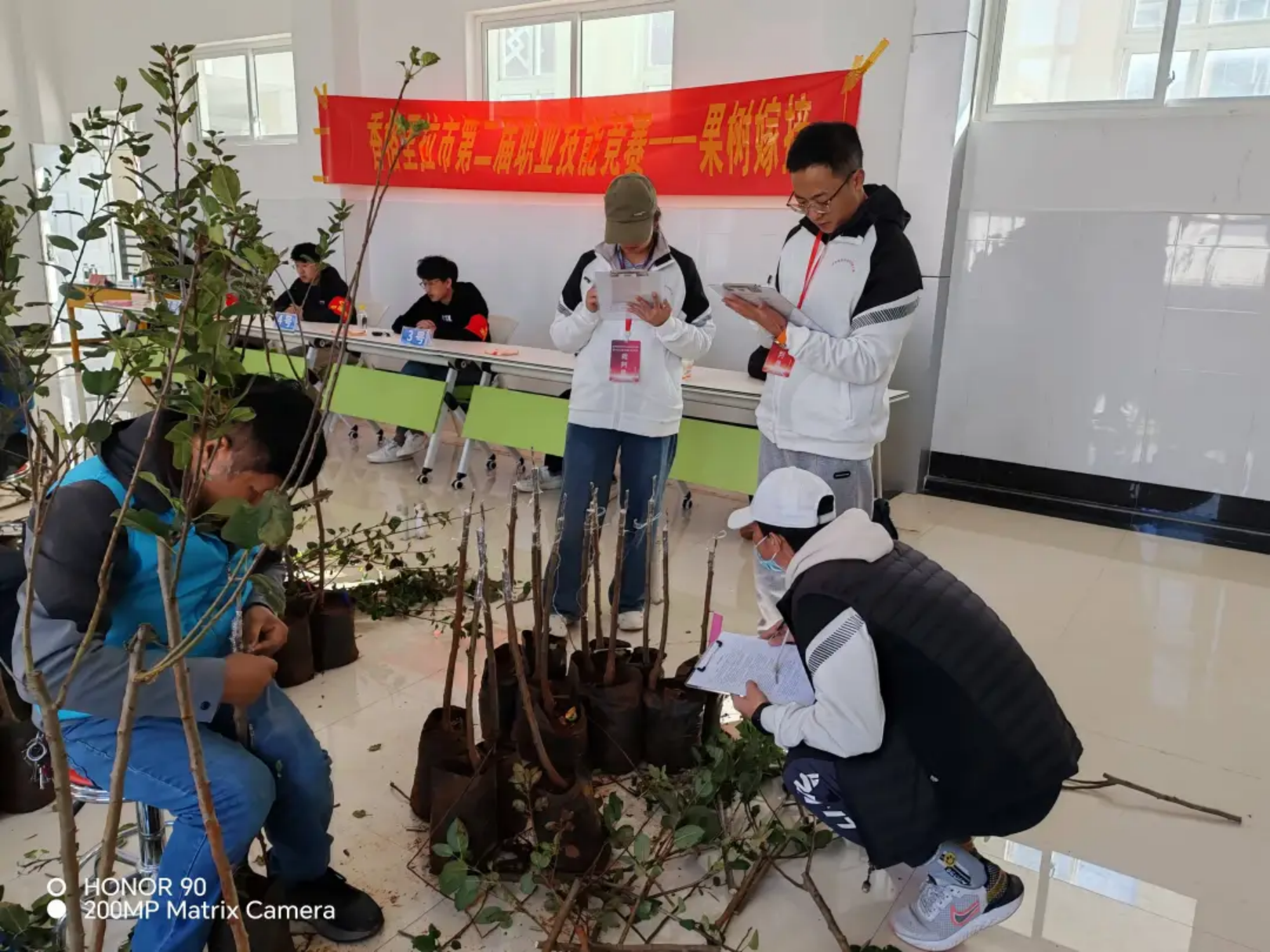 香职新闻|香格里拉市第二届职业技能竞赛在学校开赛(图7) 香职新闻|香格里拉市第二届职业技能竞赛在学校开赛(图7)