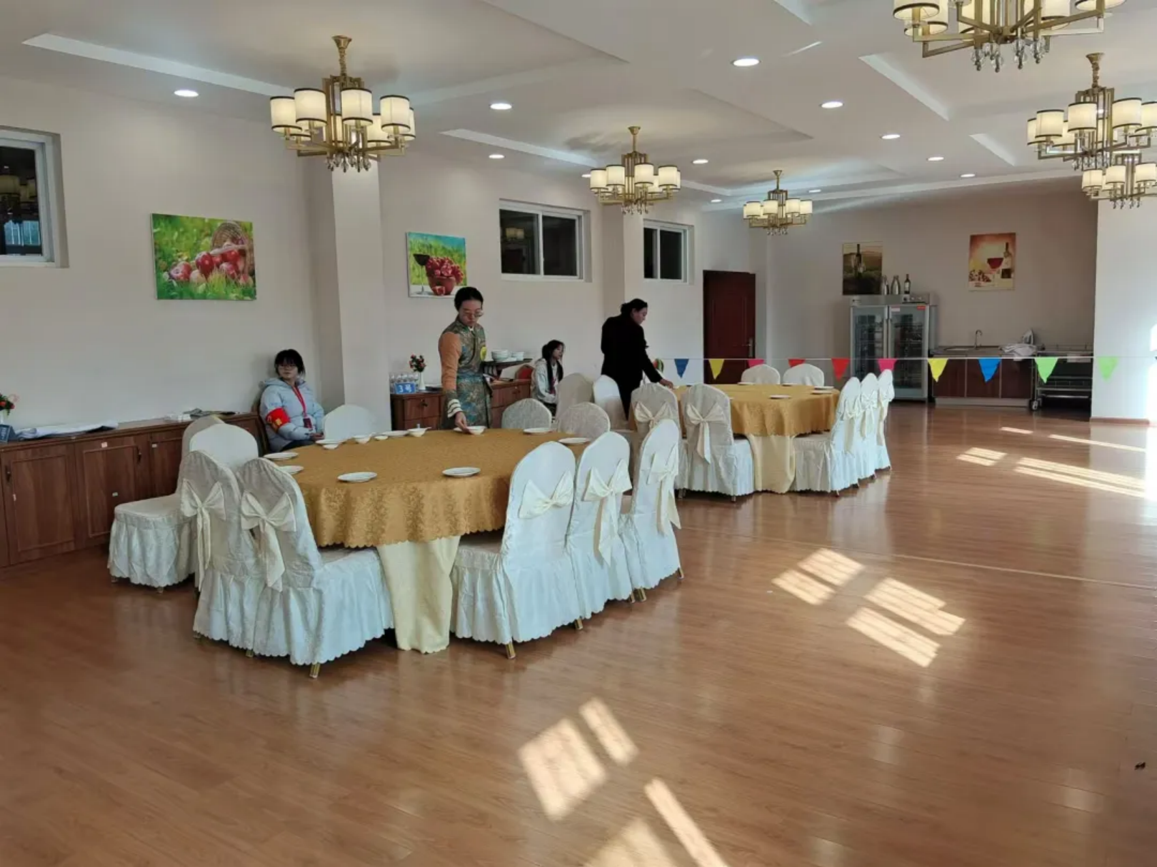 香职新闻|香格里拉市第二届职业技能竞赛在学校开赛(图8) 香职新闻|香格里拉市第二届职业技能竞赛在学校开赛(图8)