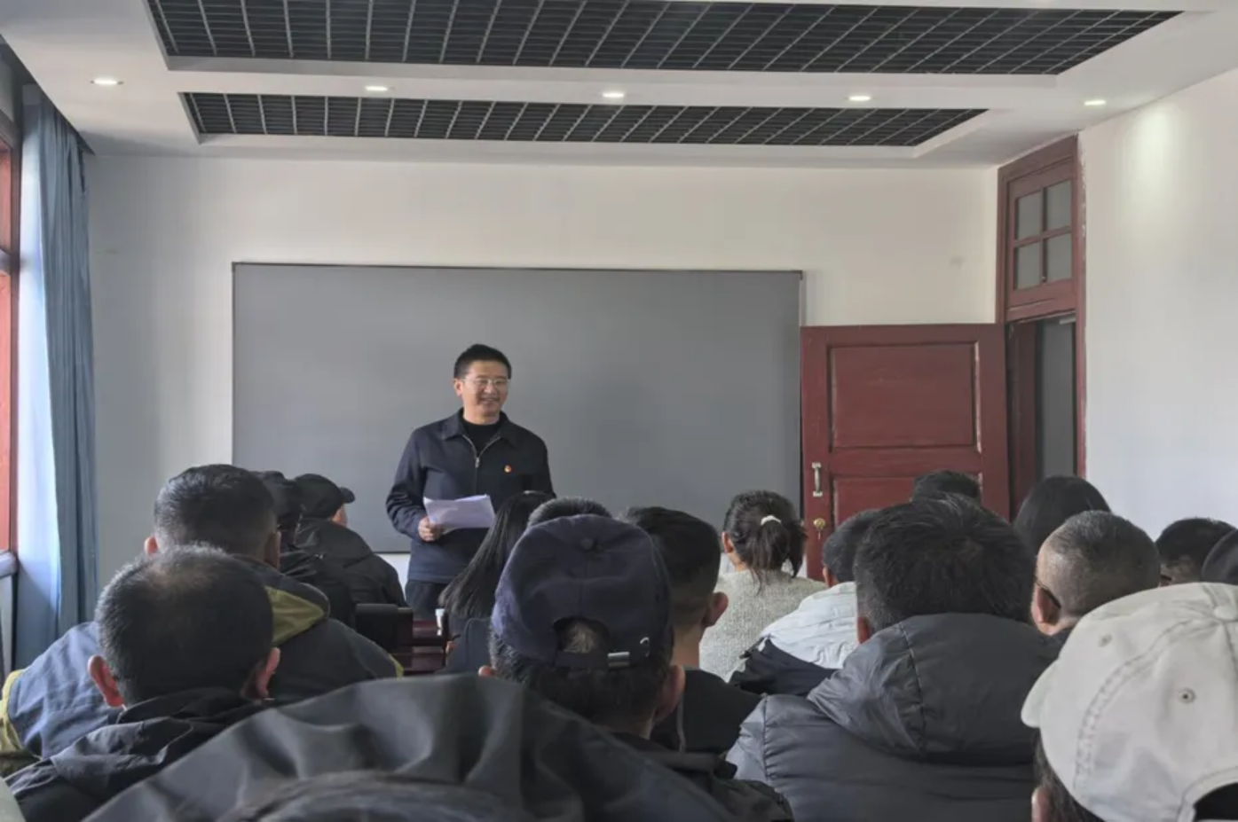 香职新闻|追忆红色记忆 传承革命精神—校党委组织开展沉浸式学习教育实践活动(图5) 香职新闻|追忆红色记忆 传承革命精神—校党委组织开展沉浸式学习教育实践活动(图5)