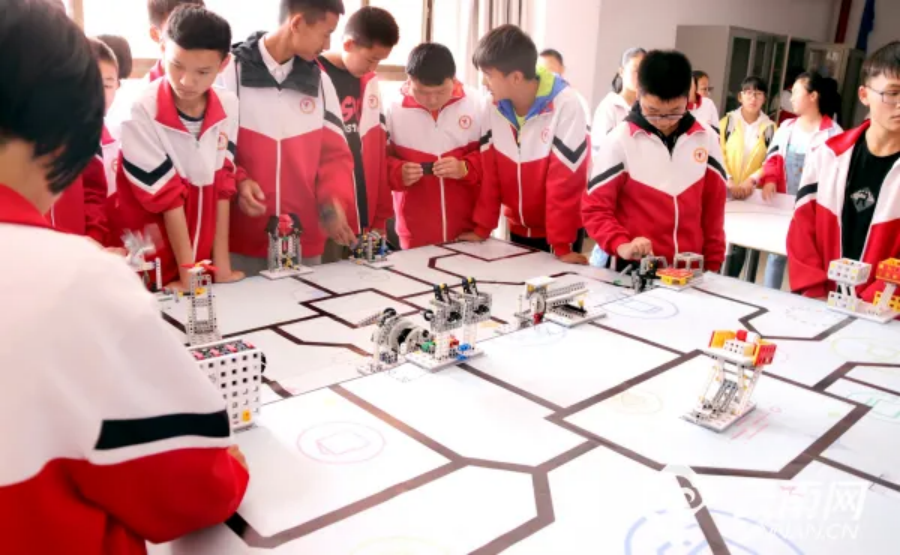 理论学习｜提质量 见成效丨从“有学上”到“上好学”推动云南基础教育扩优提质(图8)