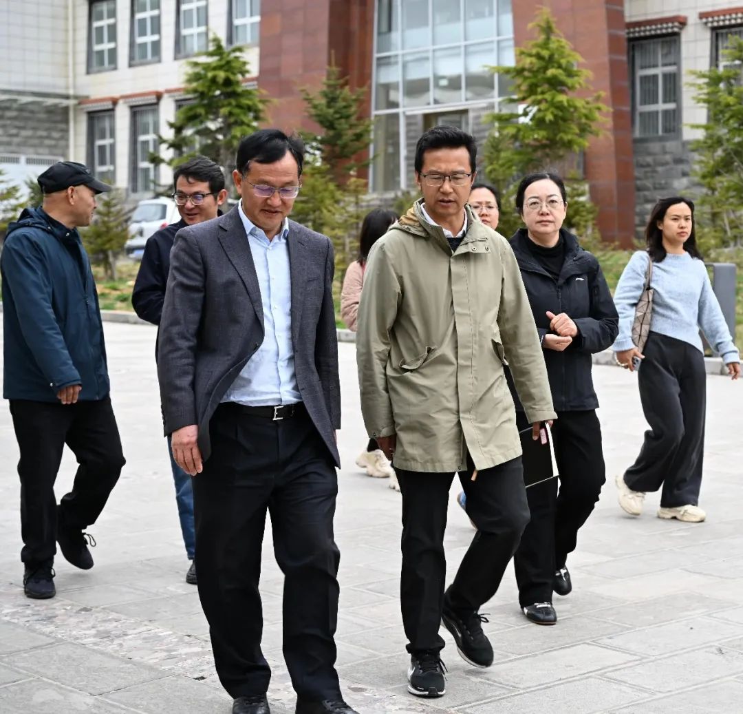 香职动态｜交流促提升 携手共发展—保山职业学院党委书记吉超贤一行到我校调研交流(图1)