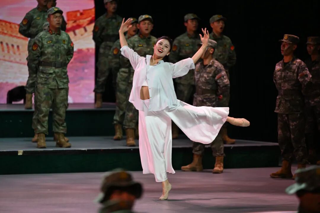 以国防教育晚会为舞台，深化思政教育铸魂育人(图5)