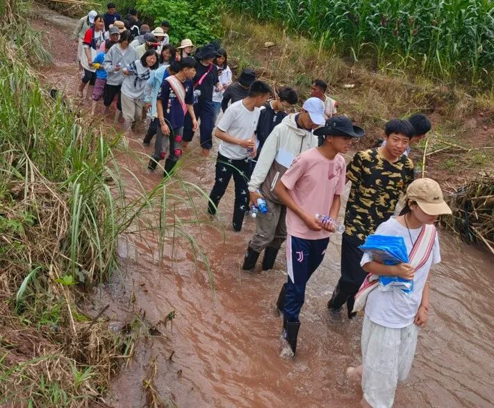   旅游管理大专2班滇南研学之旅：探寻文化 体验自然(图4)