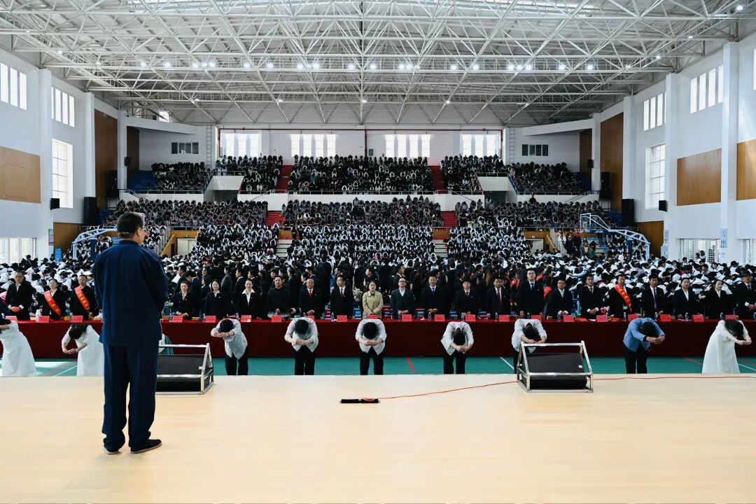 学院（校）举行2025-2026学年秋季学期开学典礼暨庆祝第41个教师节活动(图9)