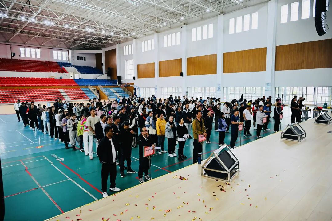 香职动态 | 院校举办“躬耕教坛,强健体魄”教师节趣味运动会(图3) 院校举办“躬耕教坛,强健体魄”教师节趣味运动会(图2)