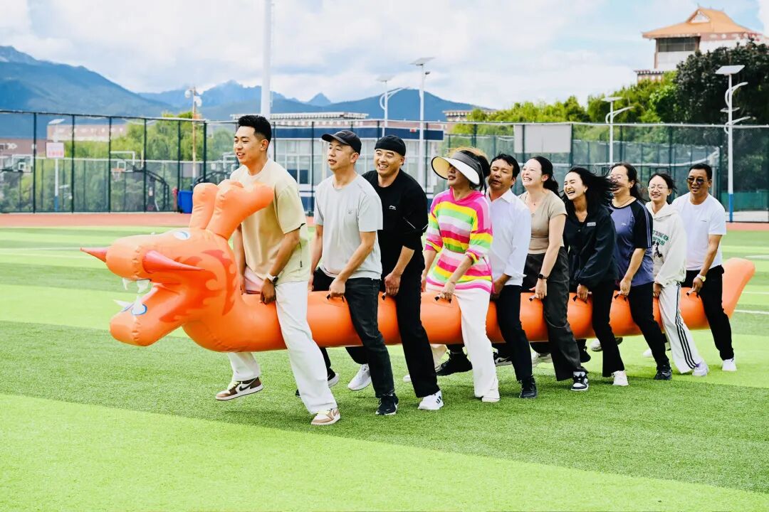 香职动态 | 院校举办“躬耕教坛,强健体魄”教师节趣味运动会(图8) 院校举办“躬耕教坛,强健体魄”教师节趣味运动会(图7)