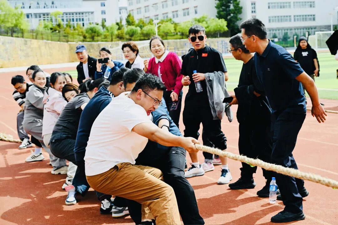 香职动态 | 院校举办“躬耕教坛,强健体魄”教师节趣味运动会(图14) 院校举办“躬耕教坛,强健体魄”教师节趣味运动会(图13)