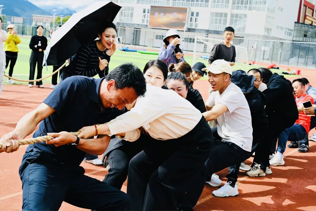 香职动态 | 院校举办“躬耕教坛,强健体魄”教师节趣味运动会(图13) 院校举办“躬耕教坛,强健体魄”教师节趣味运动会(图12)