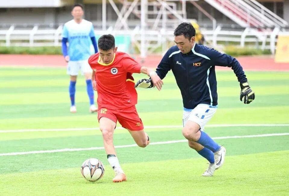 香格里拉职业学院足球队荣获第二十二届“高原杯”季军 展现拼搏精神与团队风采(图7)