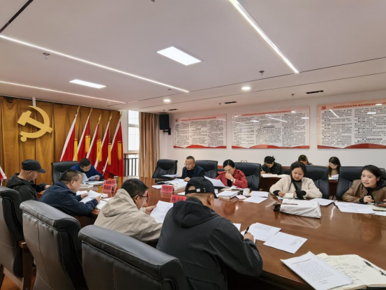 聚焦“三张清单”谋发展 凝聚共识绘蓝图——院校召开专业调整工作专题会(图1) 聚焦“三张清单”谋发展 凝聚共识绘蓝图——院校召开专业调整工作专题会(图1)