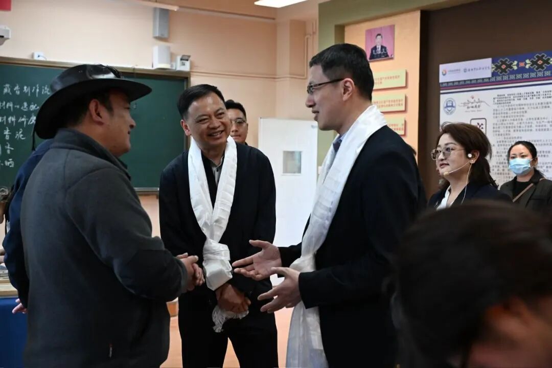 中旅集团领导到香格里拉职业学院调研指导(图2)