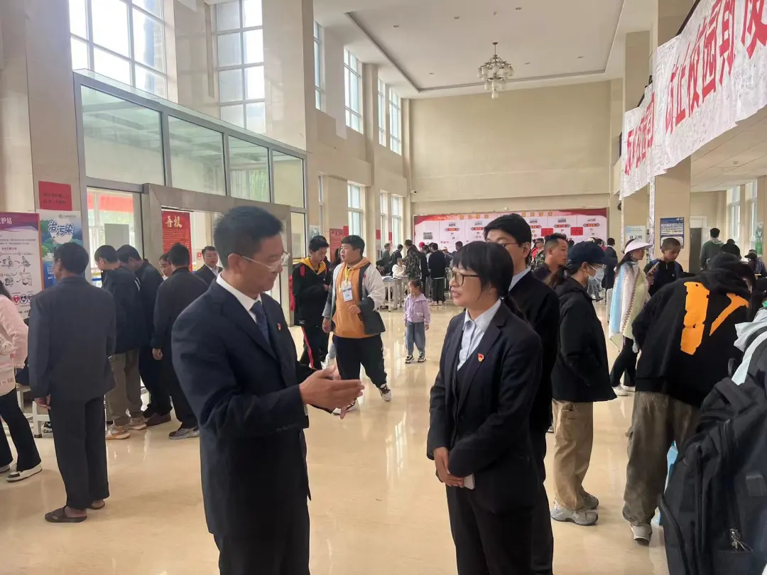 香职新闻|感恩“香”遇 “新”程启航--香格里拉职业学院 迪庆州民族中等专业学校2024年新生入学现场热辣滚烫(图6) 香职新闻|感恩“香”遇 “新”程启航--香格里拉职业学院 迪庆州民族中等专业学校2024年新生入学现场热辣滚烫(图6)