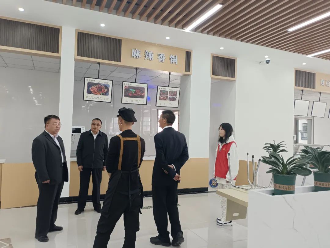 香职新闻|感恩“香”遇 “新”程启航--香格里拉职业学院 迪庆州民族中等专业学校2024年新生入学现场热辣滚烫(图17) 香职新闻|感恩“香”遇 “新”程启航--香格里拉职业学院 迪庆州民族中等专业学校2024年新生入学现场热辣滚烫(图17)