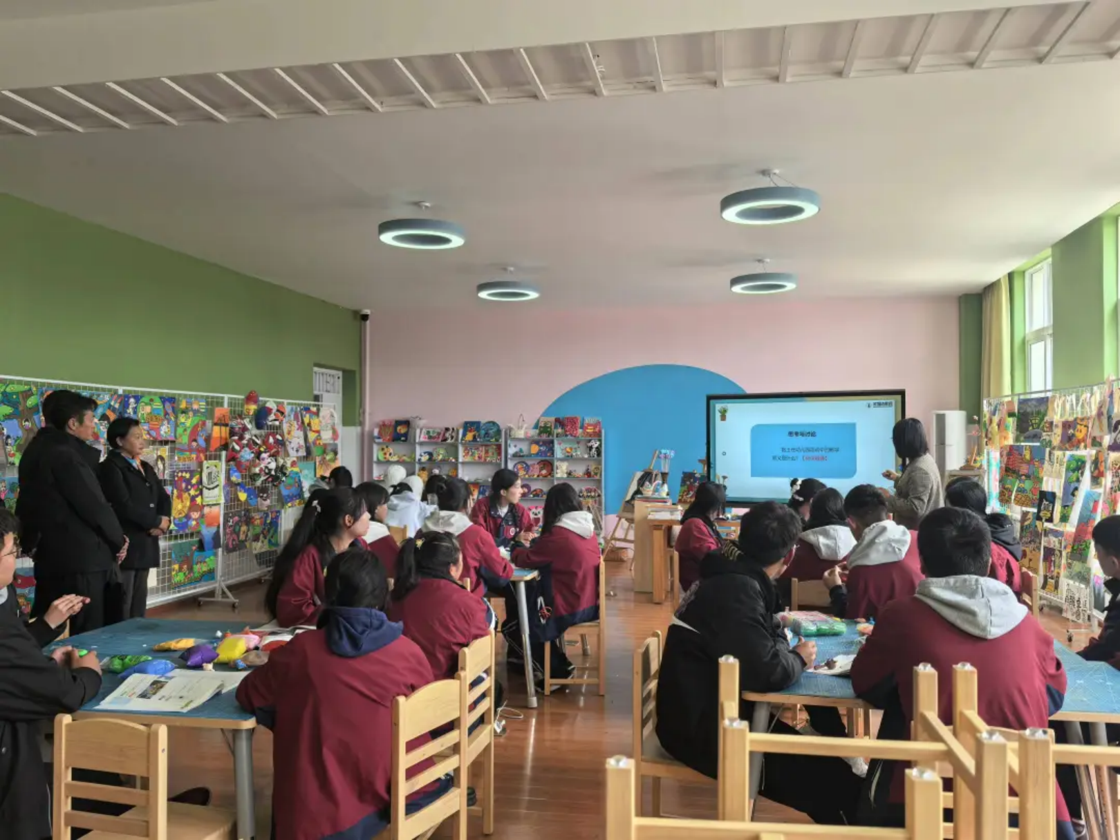 香职新闻｜两校合作谋发展 教育共建谱新篇—丽江师范学院朱桂香副校长一行到校调研指导工作(图4)