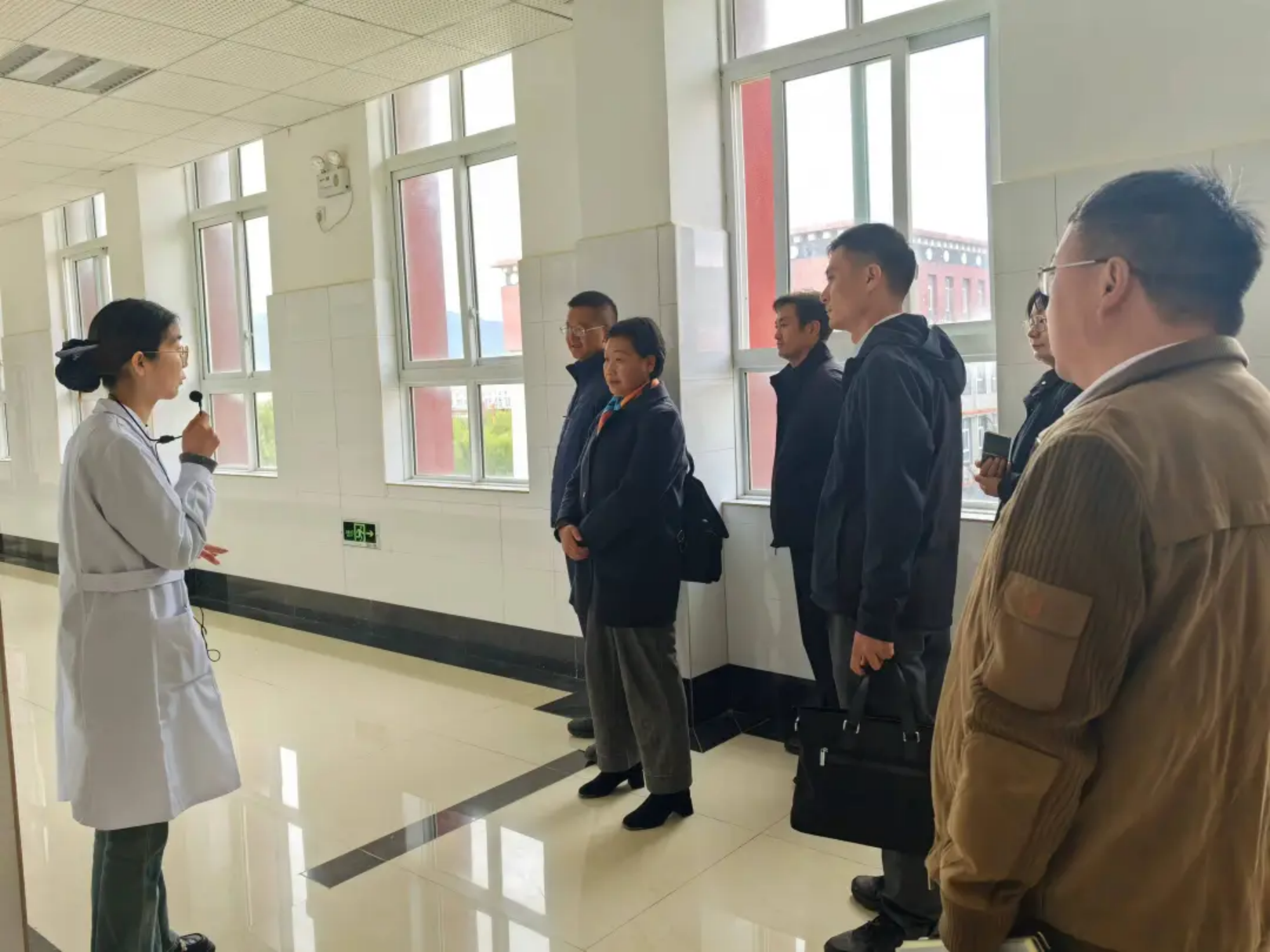 香职新闻｜两校合作谋发展 教育共建谱新篇—丽江师范学院朱桂香副校长一行到校调研指导工作(图5)