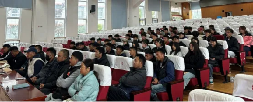 香职新闻｜匠心筑梦 让你的执裁更专业--迪庆州2024年篮球裁判员培训班开班仪式在香格里拉职业学院隆重举行(图4)