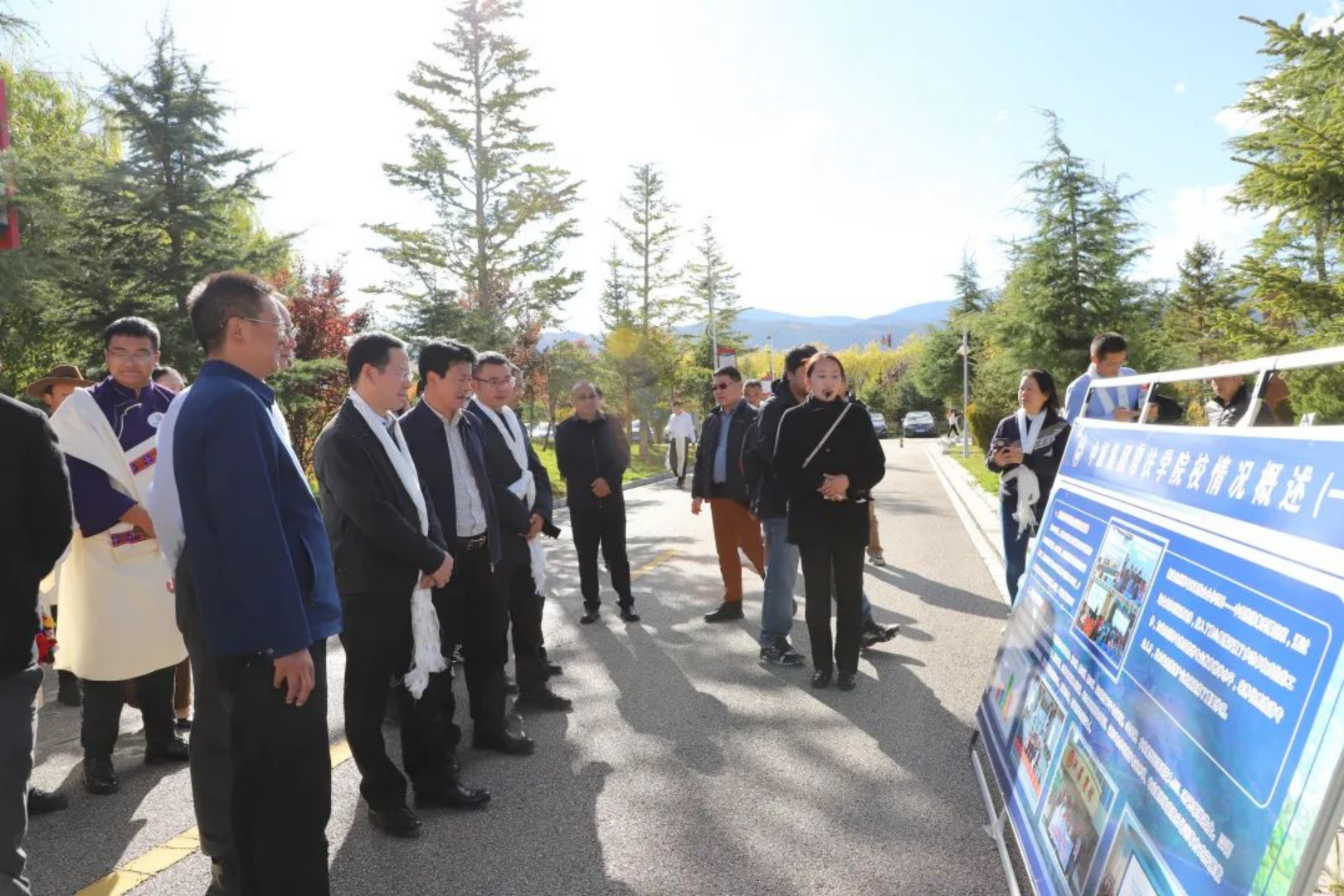 香职新闻｜企业关爱促发展 携手共进谱新篇—中国旅游集团到我校调研(图1)