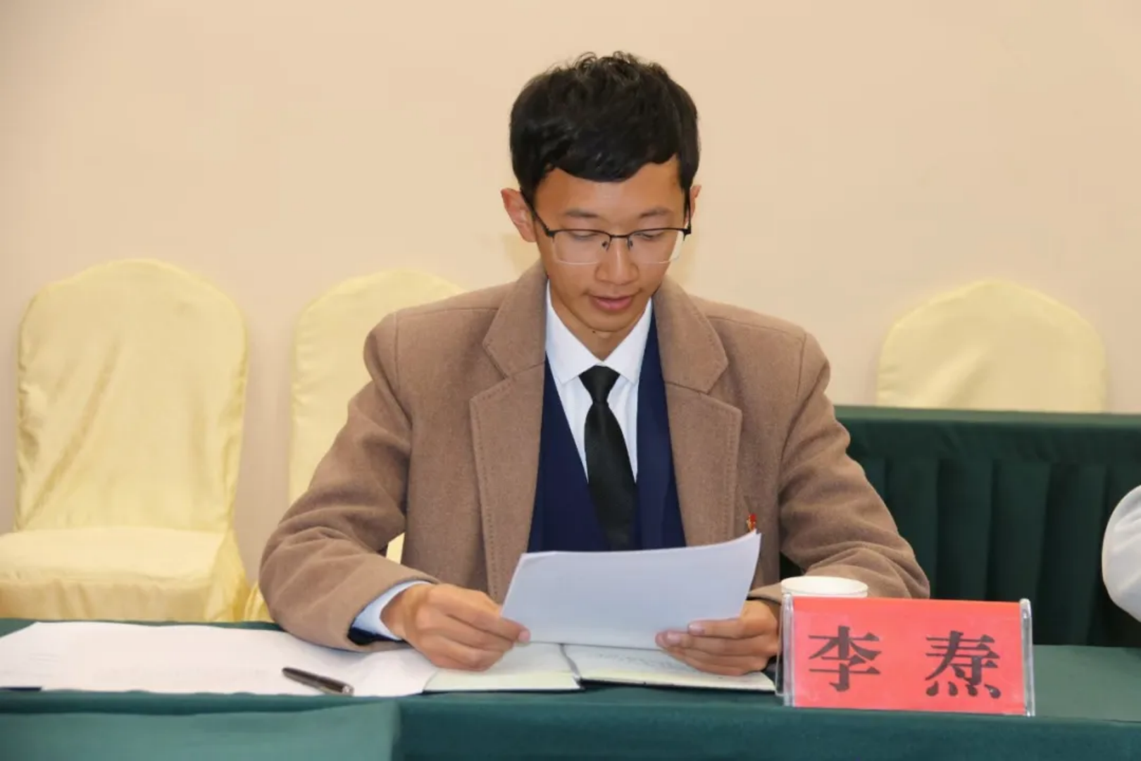 香职新闻｜团州委、香格里拉职业学院开展“学习回信精神，推动地方发展”主题学习会(图5)