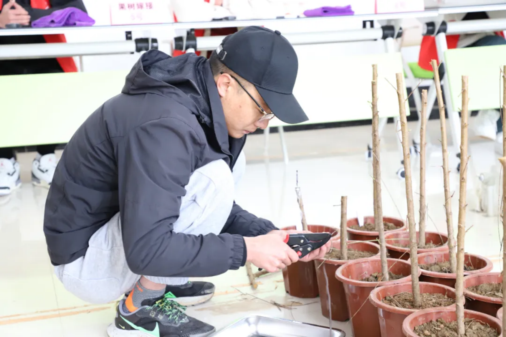 香职新闻|匠心筑梦 技能成才—迪庆州第二届职业技能大赛暨产业工人技能竞赛在香格里拉职业学院开赛(图13) 香职新闻|匠心筑梦 技能成才—迪庆州第二届职业技能大赛暨产业工人技能竞赛在香格里拉职业学院开赛(图13)