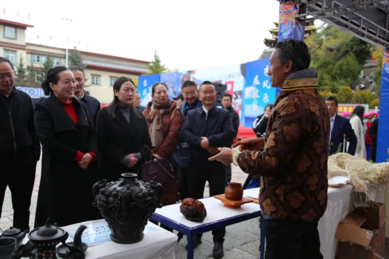 香职新闻|匠心筑梦 技能成才—迪庆州第二届职业技能大赛暨产业工人技能竞赛在香格里拉职业学院开赛(图6) 香职新闻|匠心筑梦 技能成才—迪庆州第二届职业技能大赛暨产业工人技能竞赛在香格里拉职业学院开赛(图6)