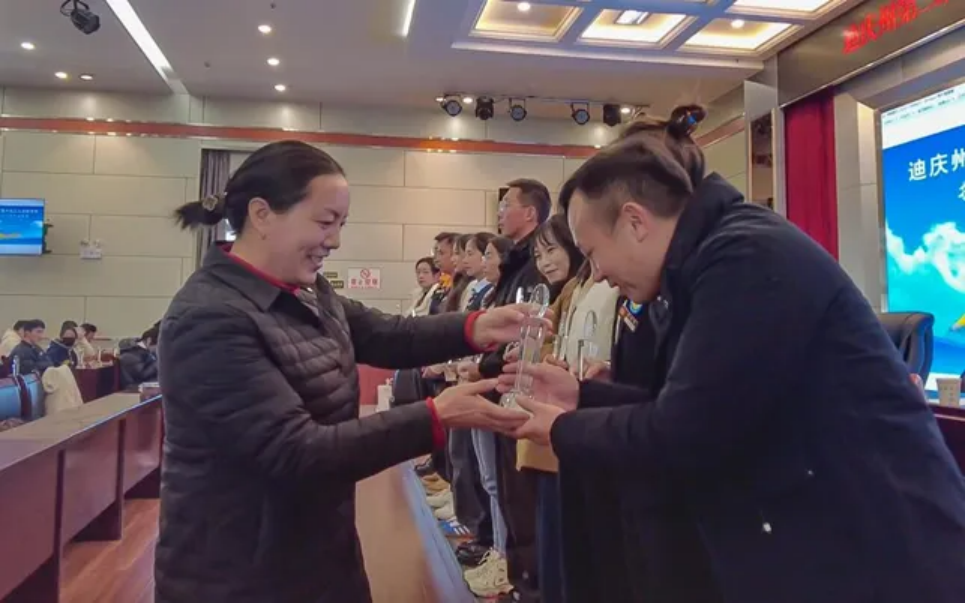 香职新闻｜匠心筑梦 技能成才—迪庆州第二届职业技能大赛暨产业工人技能竞赛圆满落幕(图3)